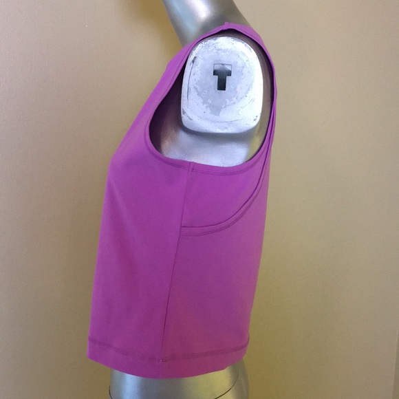 CALIA | Cropped Tank Top - Picture 3 of 7